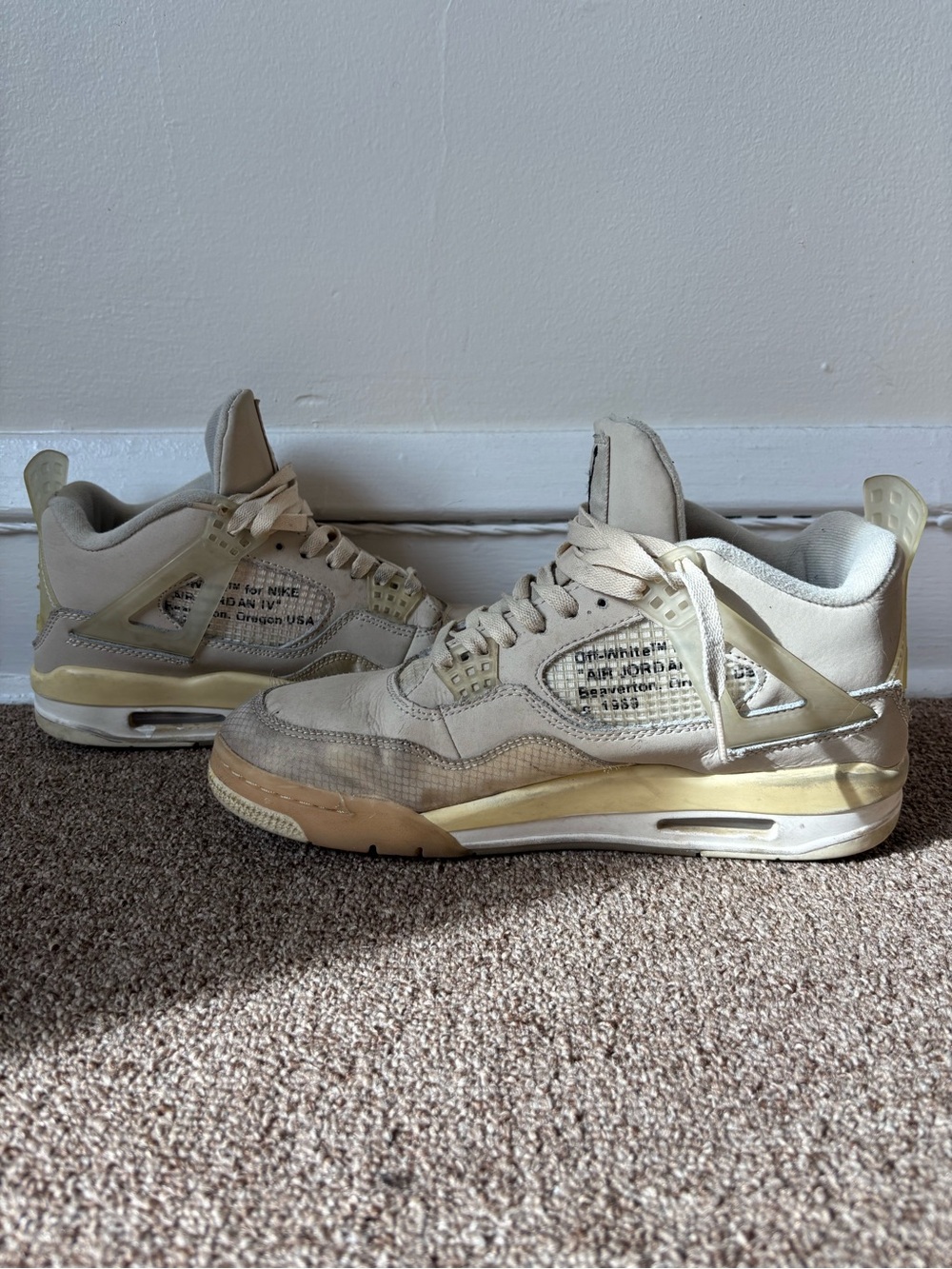 Air Jordan 4 retro x off white tan size 10